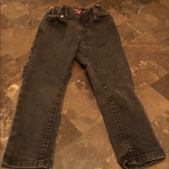 Bundle of jeans for toddler girl - Picture 3 of 8